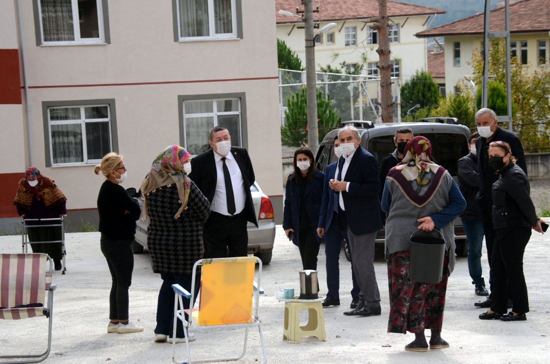 Alaplı Belediye Başkanı Nuri Tekin, korona virüs salgını süresince sürdürülen çalışmaları yerinde inceledi.