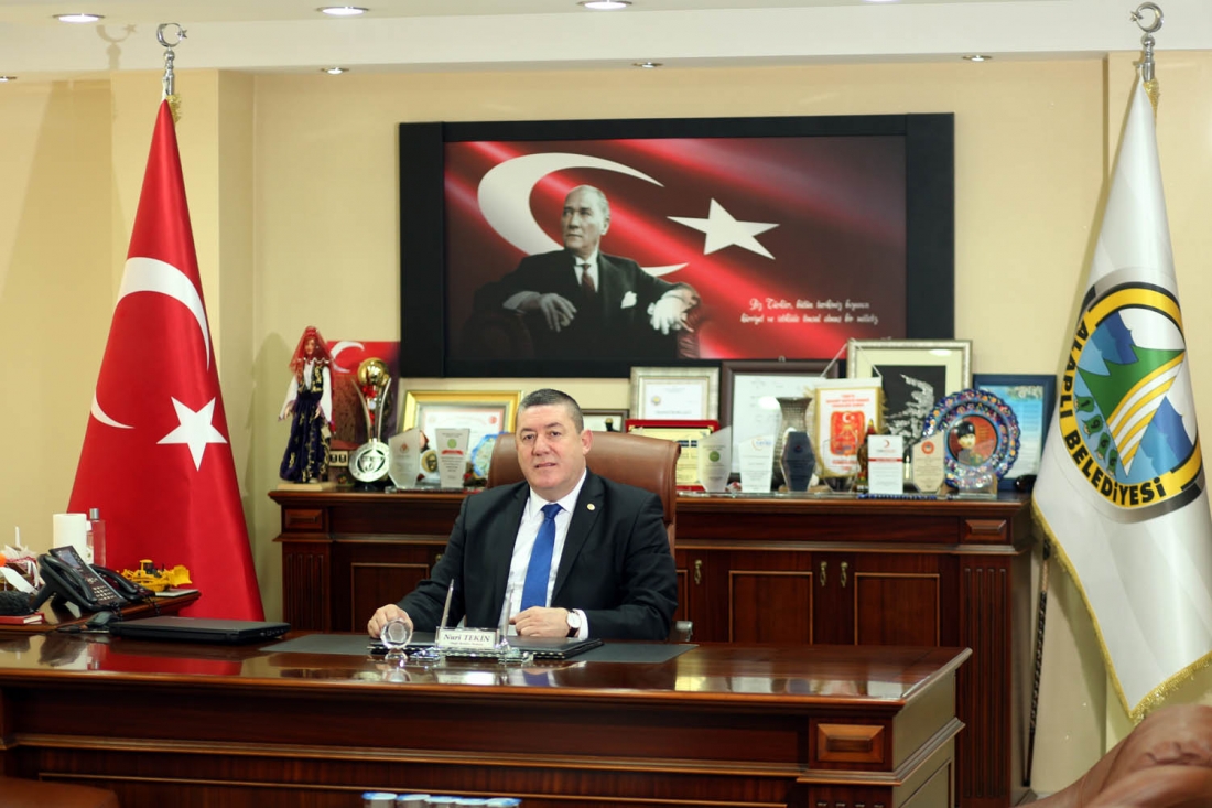Alaplı Belediye Başkanı Nuri Tekin, Ulu Önder Gazi Mustafa Kemal Atatürk’ün aramızdan ayrılışının 83.yılı münasebetiyle bir mesaj yayımladı.