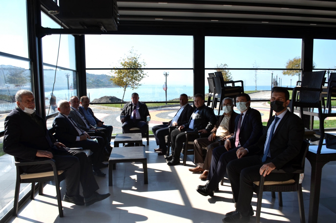 Alaplı Belediye Başkanı Nuri Tekin, yapımında sona gelinen Belediye Aile Çay Bahçesinde incelemelerde bulundu.