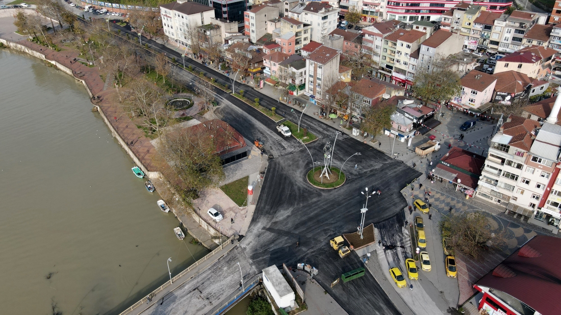 Alaplı Belediyesi, İlçe merkezi başta olmak üzere asfalt çalışmalarını başladı.