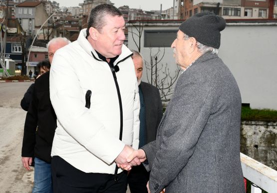 ALAPLI’DA MERKEZİ NOKTALARDA DÜZENLEME VE PEYZAJ ÇALIŞMALARI SÜRÜYOR.