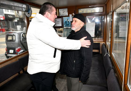 ALAPLI’DA MERKEZİ NOKTALARDA DÜZENLEME VE PEYZAJ ÇALIŞMALARI SÜRÜYOR.