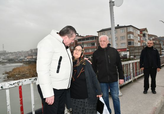 ALAPLI’DA MERKEZİ NOKTALARDA DÜZENLEME VE PEYZAJ ÇALIŞMALARI SÜRÜYOR.