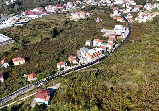 ALAPLI’DA ASFALT ÇALIŞMALARI BAŞLADI: 10 BİN TON SICAK ASFALT SERİLECEK.