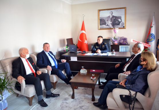 Belediye Başkanımız Sayın Nuri Tekin, İlçe Emniyet Müdürü Hakan Çelik'i ziyaret etti.