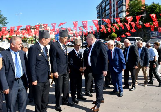 BÜYÜK ZAFERİN 103. YILI ALAPLI'DA KUTLANDI