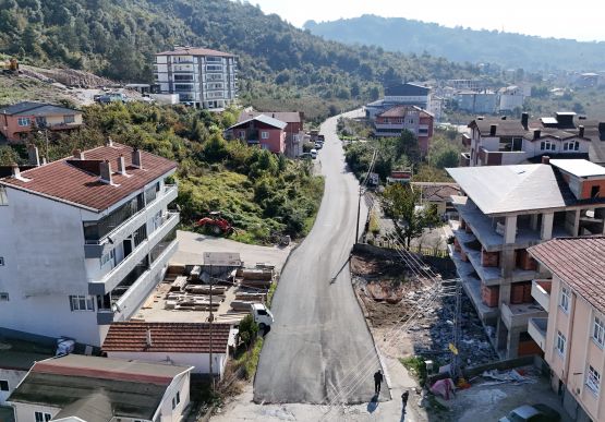 ALAPLI’DA ASFALT ÇALIŞMALARI BAŞLADI: 10 BİN TON SICAK ASFALT SERİLECEK.