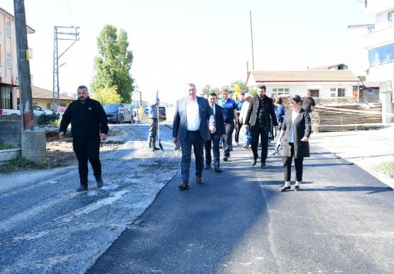 ALAPLI’DA ASFALT ÇALIŞMALARI BAŞLADI: 10 BİN TON SICAK ASFALT SERİLECEK.