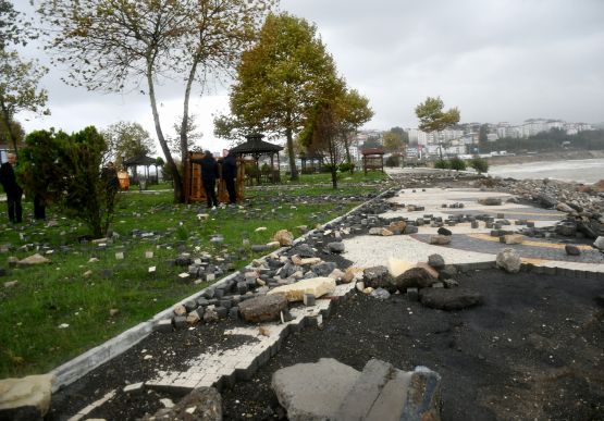 BAŞKAN TEKİN, SAHADA İNCELEMELERDE BULUNDU.