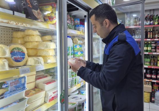 ALAPLI’DA ZABITA EKİPLERİ SON KULLANMA TARİHİ GEÇMİŞ ÜRÜNLERE EL KOYDU