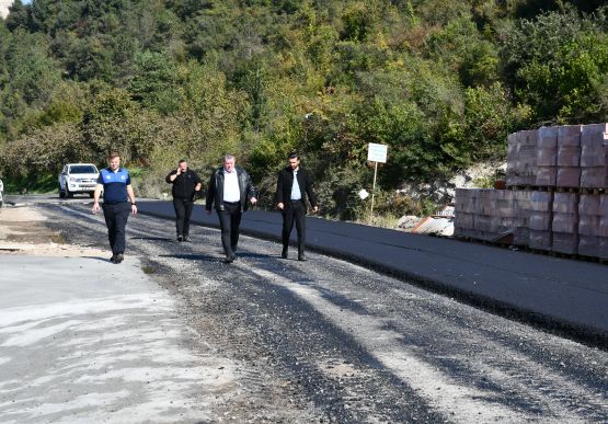 ALAPLI’DA ASFALT ÇALIŞMALARI BAŞLADI: 10 BİN TON SICAK ASFALT SERİLECEK.