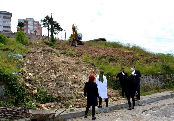 Alaplı Belediye Başkanı Nuri Tekin, Çekirdek Tepe olarak bilinen alanda ‘Teras Park’ çalışmalarına başladıklarını bildirdi.