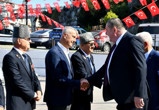 BÜYÜK ZAFERİN 103. YILI ALAPLI'DA KUTLANDI