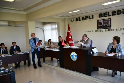 ALAPLI BELEDİYESİNE TAM DONANIMLI İTFAİYE ARACI