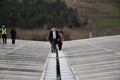 ALAPLI KAPALI PAZARYERİ ÇATISINDA GES PROJESİ TAMAMLANDI