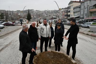 ALAPLI’DA MERKEZİ NOKTALARDA DÜZENLEME VE PEYZAJ ÇALIŞMALARI SÜRÜYOR.