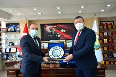 Türk Metal Sendikası Genel Başkan Yardımcısı Halil Faki Erdal, Alaplı Belediye Başkanı Nuri Tekin’i ziyaret etti.